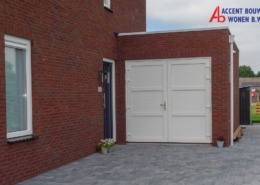 Garagedeuren en voordeur